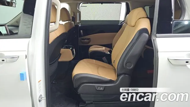 Kia Carnival 2022 thumb 11