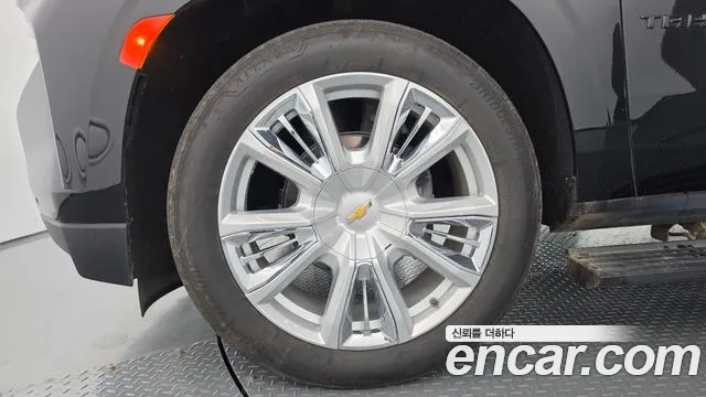 ChevroletGMDaewoo Tahoe 2022 thumb 5