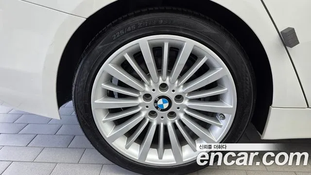BMW 4-Series 2018 thumb 5