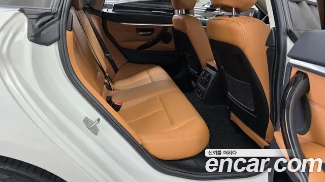 BMW 4-Series 2018 thumb 11