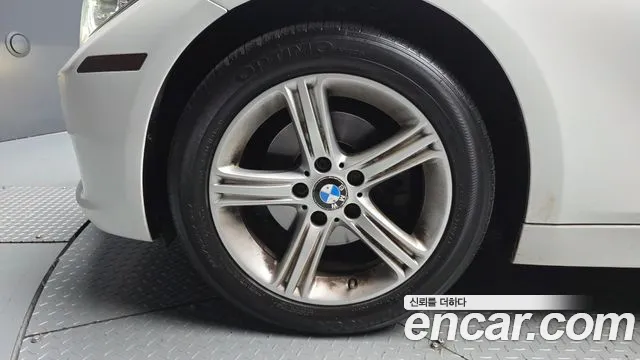 BMW 3-Series 2013 thumb 5