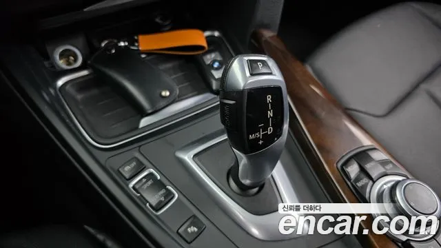 BMW 3-Series 2013 thumb 9