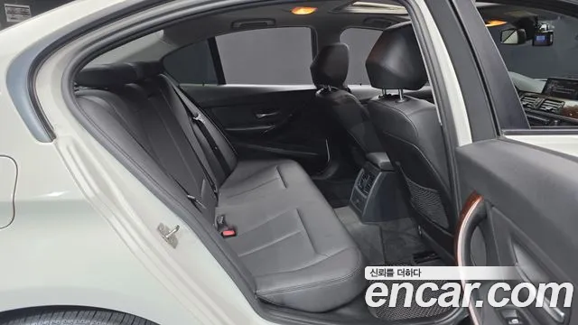 BMW 3-Series 2013 thumb 12