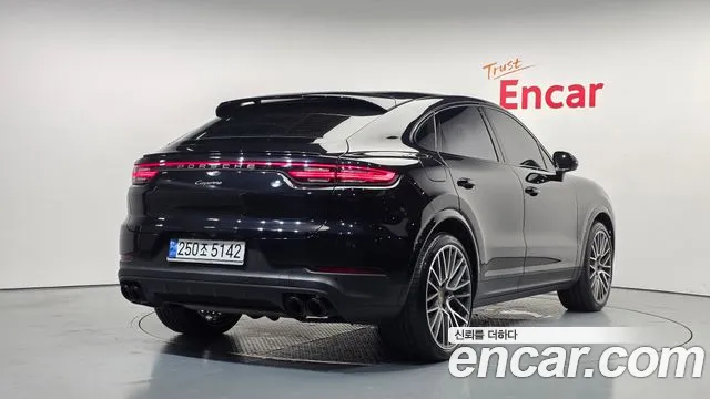 Porsche Cayenne 2022 thumb 2