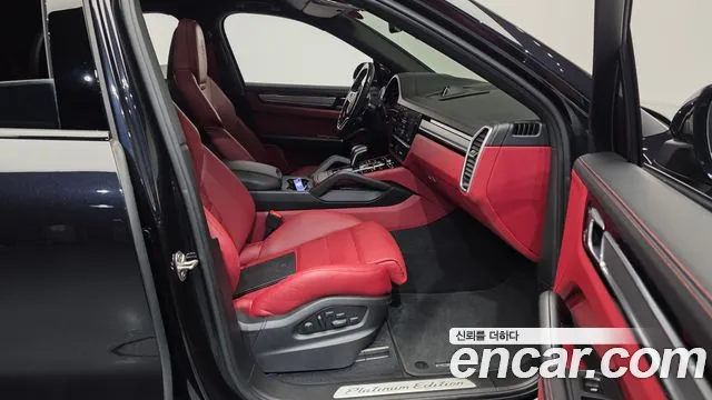 Porsche Cayenne 2022 thumb 11