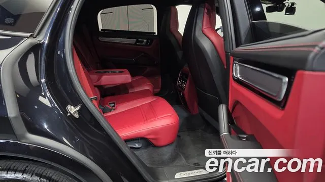 Porsche Cayenne 2022 thumb 12