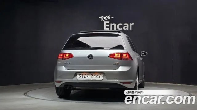 Volkswagen Golf Sportsvan 2014 thumb 4