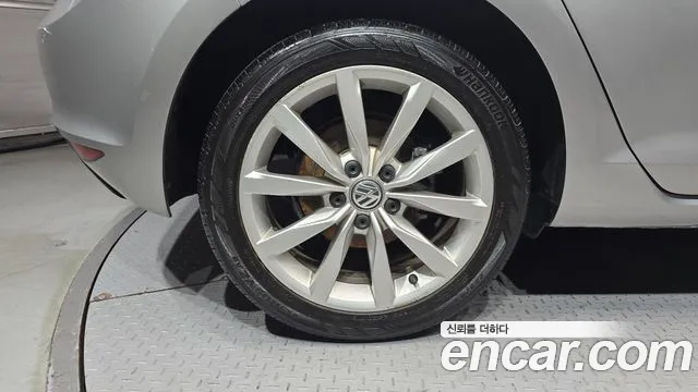 Volkswagen Golf Sportsvan 2014 thumb 5