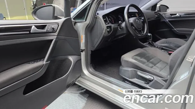 Volkswagen Golf Sportsvan 2014 thumb 10