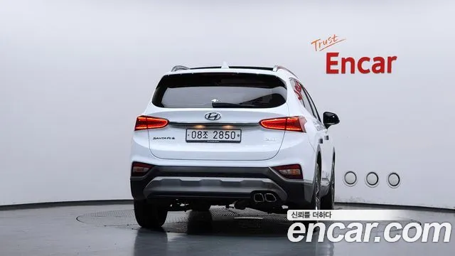 Hyundai Santa Fe 2019 thumb 4