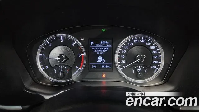 Hyundai Santa Fe 2019 thumb 8