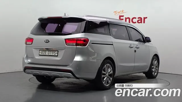 Kia Carnival 2016 thumb 2