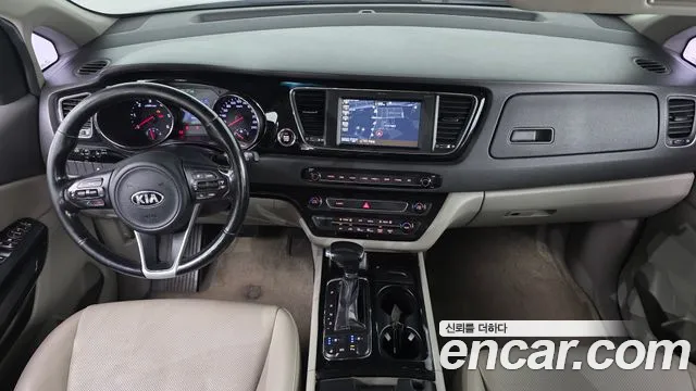 Kia Carnival 2016 thumb 7