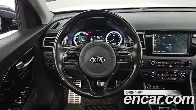 Kia Niro 2017 thumb 12