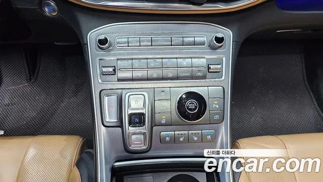 Hyundai Santa Fe 2021 thumb 9