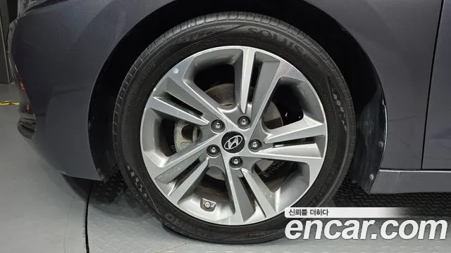 Hyundai Avante 2017 thumb 5