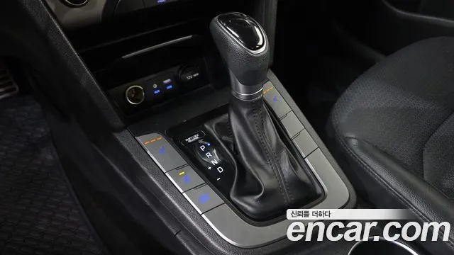Hyundai Avante 2017 thumb 9