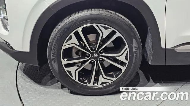 Hyundai Santa Fe 2018 thumb 5