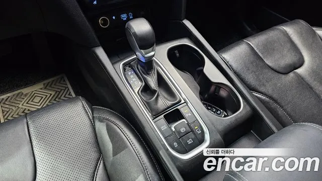 Hyundai Santa Fe 2018 thumb 9