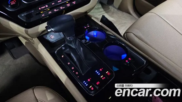 Kia Carnival 2017 thumb 9