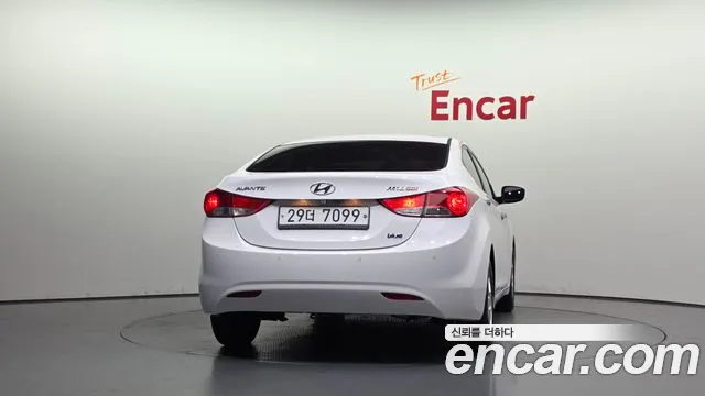 Hyundai Avante 2012 thumb 4
