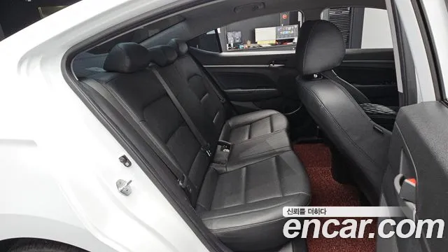 Hyundai Avante 2018 thumb 10