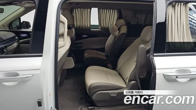 Kia Carnival 2021 thumb 10