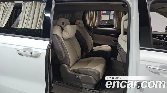 Kia Carnival 2021 thumb 11