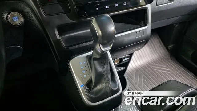Hyundai Staria 2022 thumb 9