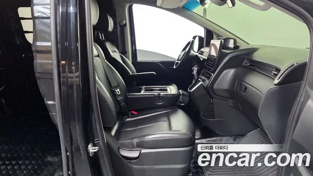 Hyundai Staria 2022 thumb 11