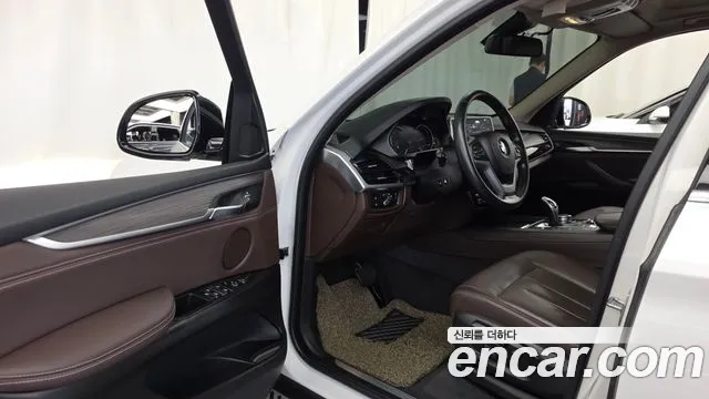 BMW X5 2017 thumb 10