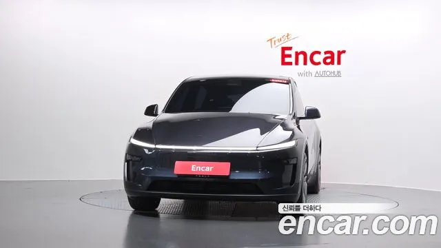 Tesla Model Y 2026 thumb 2
