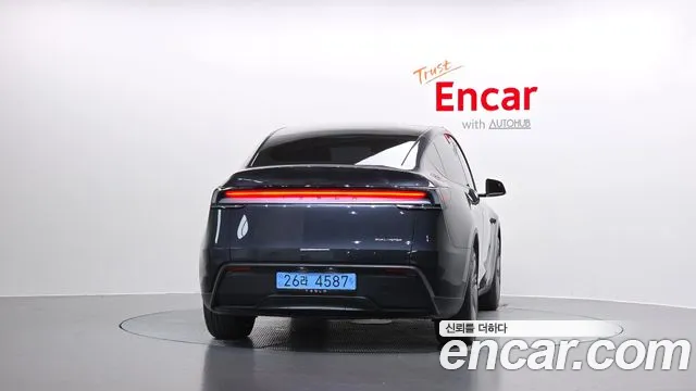 Tesla Model Y 2026 thumb 3