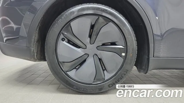Tesla Model Y 2026 thumb 4