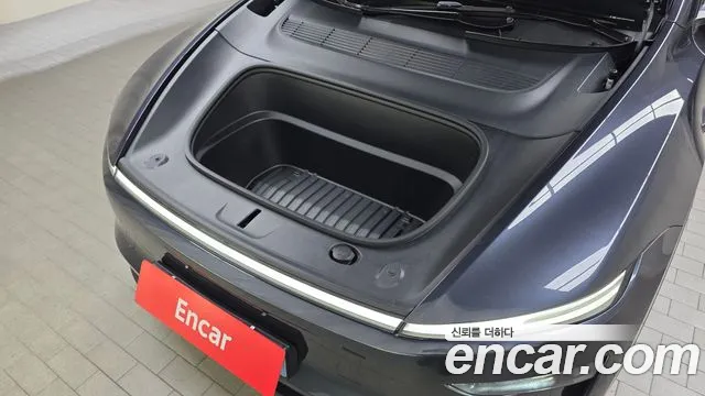 Tesla Model Y 2026 thumb 5