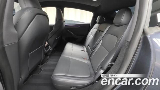 Tesla Model Y 2026 thumb 11