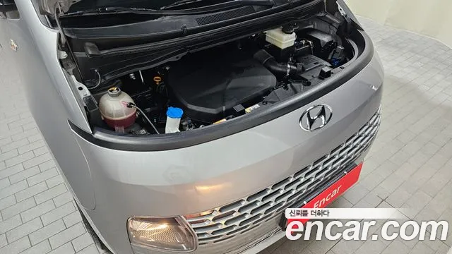 Hyundai Staria 2023 thumb 5