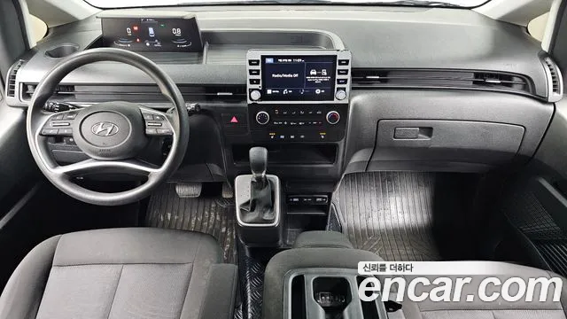 Hyundai Staria 2023 thumb 6