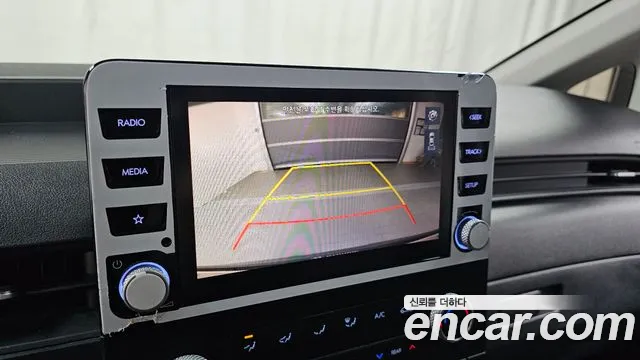 Hyundai Staria 2023 thumb 12