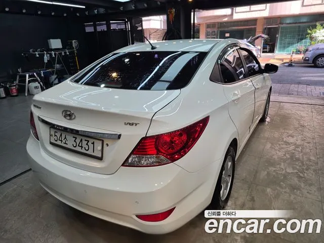Hyundai Accent 2012 thumb 4