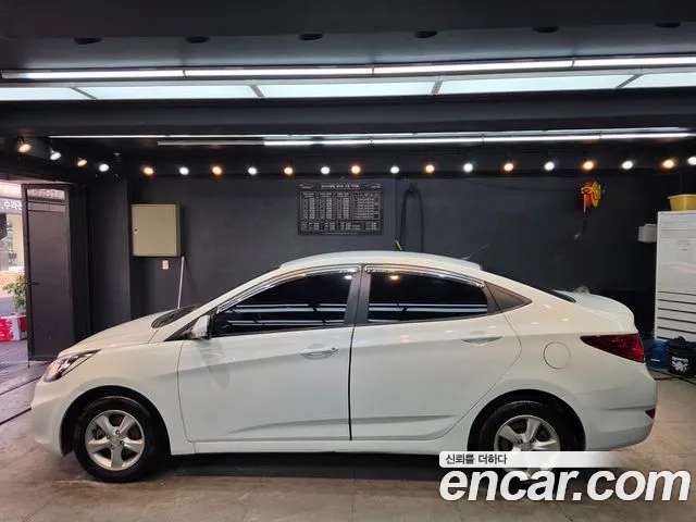 Hyundai Accent 2012 thumb 7