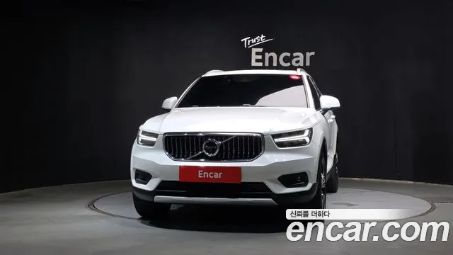 Volvo XC40 2021 thumb 3
