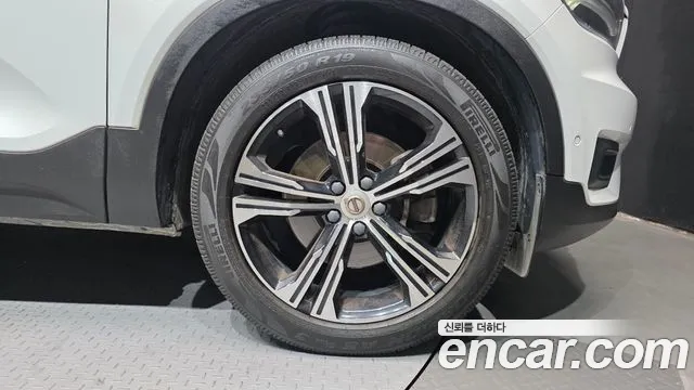 Volvo XC40 2021 thumb 5