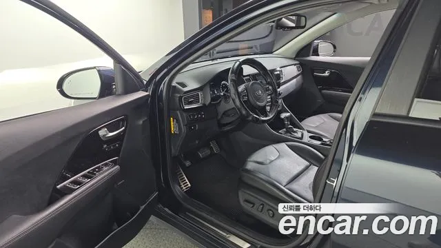 Kia Niro 2018 thumb 10