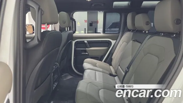 Land Rover Defender 2025 thumb 4