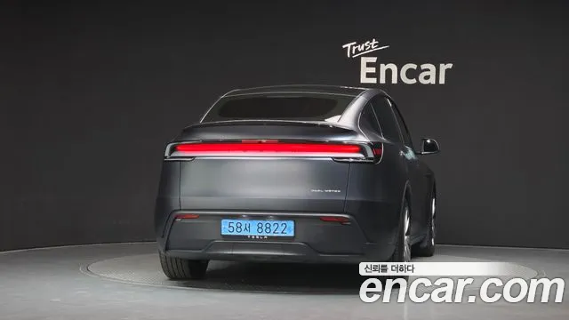 Tesla Model Y 2025 thumb 4