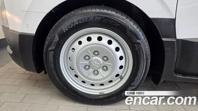 Hyundai Staria 2024 thumb 5