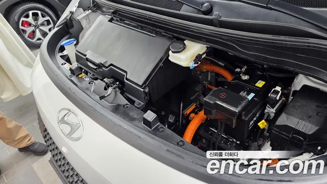 Hyundai Staria 2024 thumb 6