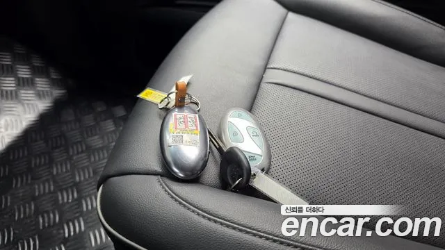 Hyundai Staria 2024 thumb 12