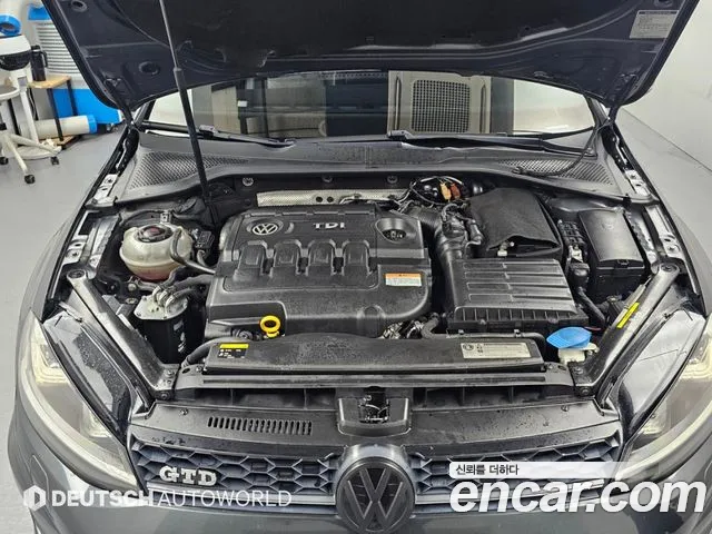 Volkswagen Golf Sportsvan 2015 thumb 6